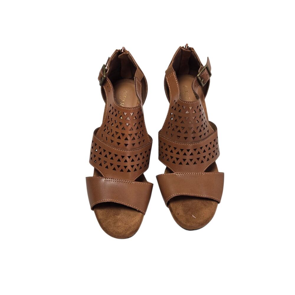 easy street womens shoes 9M Zippered Heel Brown